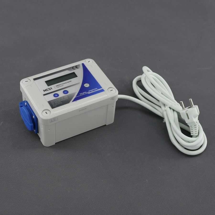 MCS1 - časový spínač 230 V, 3000 W, digitální, na plochu