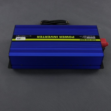 SI318 - měnič napětí 12 V na 230 V, 3000 W čistý sinus a USB