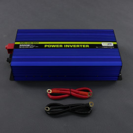 SI318 - měnič napětí 12 V na 230 V, 3000 W čistý sinus a USB