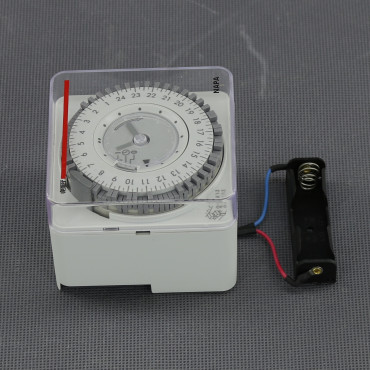 EH14 - spínací hodiny 12-230 V, 3500 W, mechanické, denní