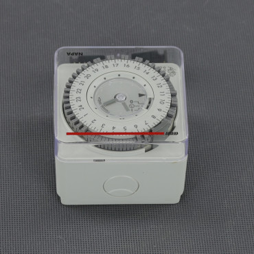EH14 - spínací hodiny 12-230 V, 3500 W, mechanické, denní