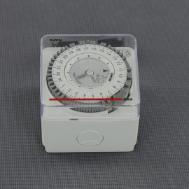 EH14 - spínací hodiny 12-230 V, 3500 W, mechanické, denní