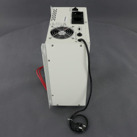 ZZ58 - záložní zdroj 230 V, 1050 W pro aku 12 V plus solar, AVR