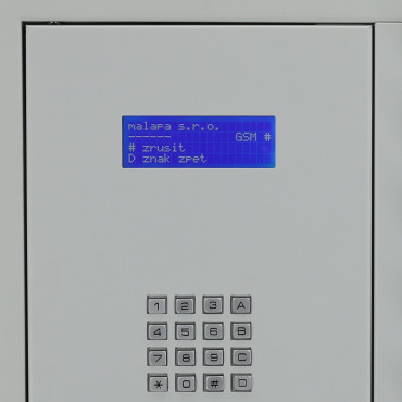 detail na LCD displej samoobslužného boxu na klíče VS06