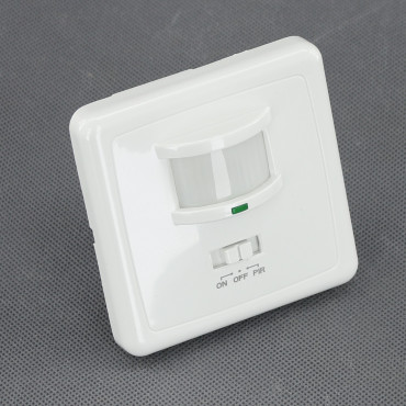 SS13 - čidlo pohybu PIR 230 V, 1200 W, místo vypínače