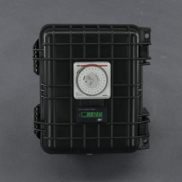 SO310-solarni-cerpadlo-7l-min-s-aku-hodiny-vytlak-6-5m-spinaci-hodiny