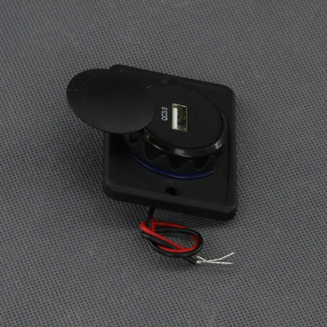 SI123 - USB-A QC3.0 nabíječka 3 A, IP65, na plochu