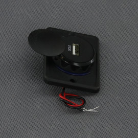 SI123 - USB-A QC3.0 nabíječka 3 A, IP65, na plochu