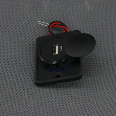 SI123 - USB-A QC3.0 nabíječka 3 A, IP65, na plochu