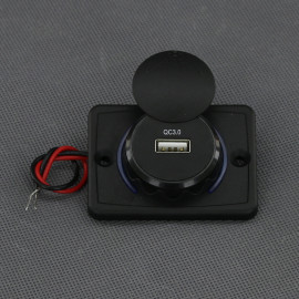 SI123 - USB-A QC3.0 nabíječka 3 A, IP65, na plochu