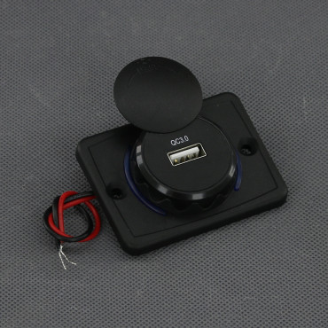 SI123 - USB-A QC3.0 nabíječka 3 A, IP65, na plochu