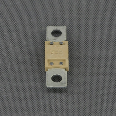 SI637-pojistka-plocha-megaval-225-a-roztec-50-8-mm-bezova-prava-strana
