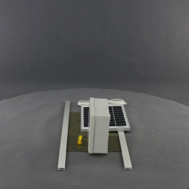 SO60-N-automaticka-dvirka-do-kurniku-s-otviracem-solarni-prava-strana