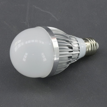 SI203 - LED žárovka E27, 12 V, 9 W