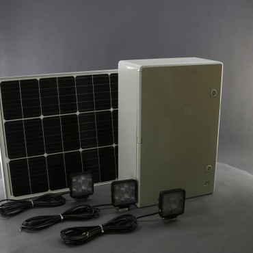 SO170 - solární osvětlení plochy, 30 W LED s akumulátorem