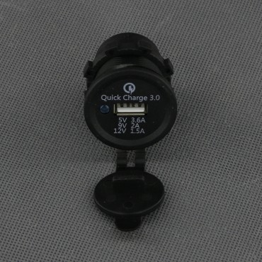 SI860 - USB-A QC3.0 nabíječka 3,6 A, IP65, panelová
