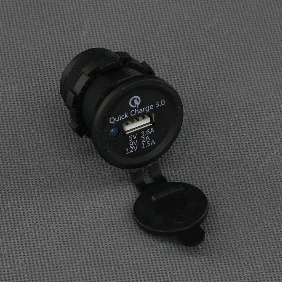 SI860 - USB-A QC3.0 nabíječka 3,6 A, IP65, panelová
