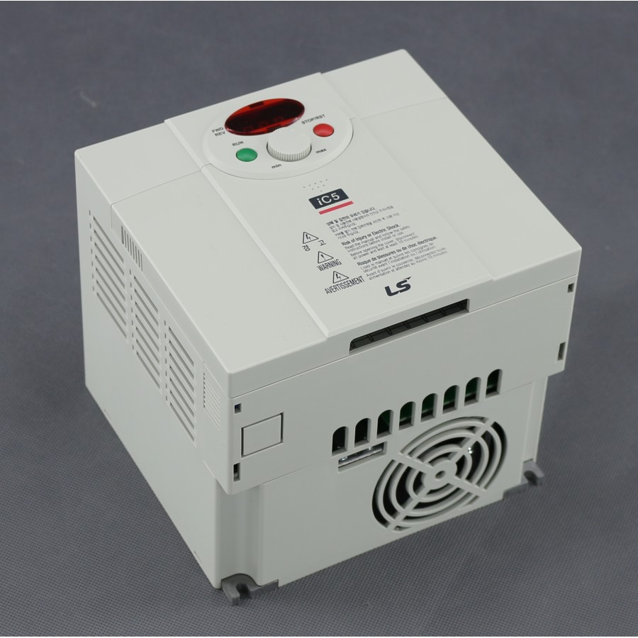TR60 - regulátor napětí 230 V/3x 230 V, 1500 W, frekvenční