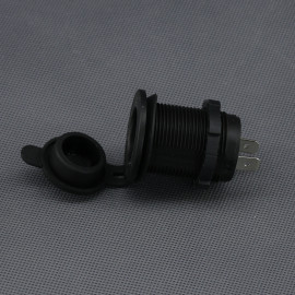 SI124 - auto zásuvka (CL) 12-48 V, 15 A, IP65, panelová
