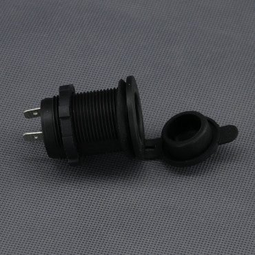 SI124 - auto zásuvka (CL) 12-48 V, 15 A, IP65, panelová