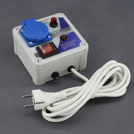 TR11 - regulátor napětí 230 V, 900 W, triakový, na plochu
