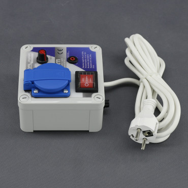TR11 - regulátor napětí 230 V, 900 W, triakový, na plochu