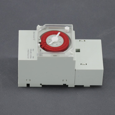 SI67 - spínací hodiny 12-24 V, 360 W, mechanické, DIN a plocha