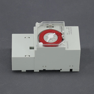 SI67 - spínací hodiny 12-24 V, 360 W, mechanické, DIN a plocha