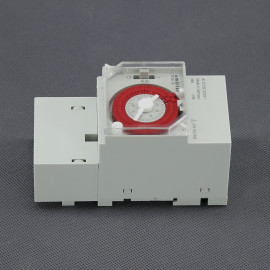 SI67 - spínací hodiny 12-24 V, 360 W, mechanické, DIN a plocha