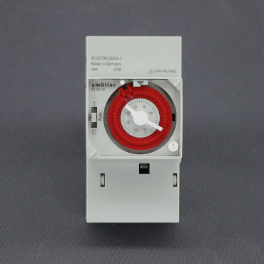 SI67 - spínací hodiny 12-24 V, 360 W, mechanické, DIN a plocha