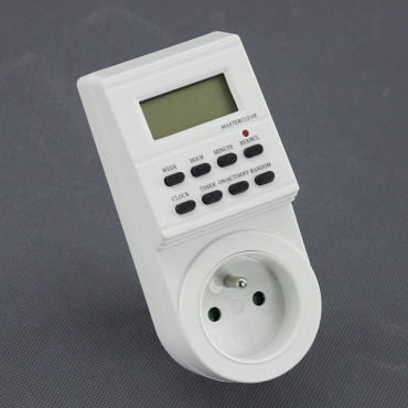 EH02 - spínací hodiny 230 V, 3500 W, digitální, do zásuvky