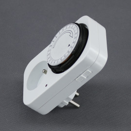 EH03 - spínací hodiny 230 V, 3500 W, mechanické, do zásuvky
