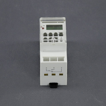 EH05 - spínací hodiny 230 V, 3500 W, digitální, na DIN lištu