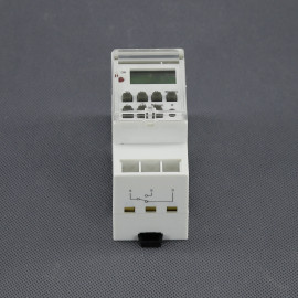 EH05 - spínací hodiny 230 V, 3500 W, digitální, na DIN lištu