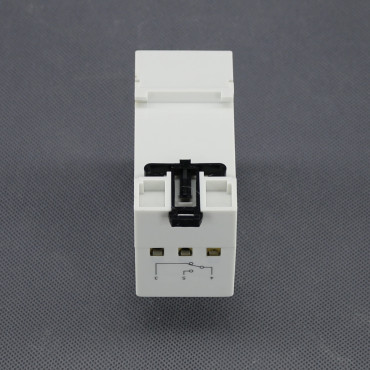EH05 - spínací hodiny 230 V, 3500 W, digitální, na DIN lištu