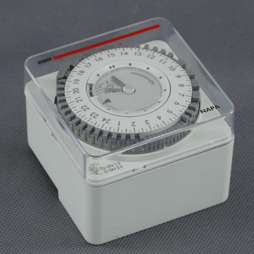 EH06 - spínací hodiny 230 V, 3500 W, mechanické, denní