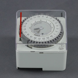 EH06 - spínací hodiny 230 V, 3500 W, mechanické, denní