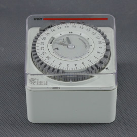 EH06 - spínací hodiny 230 V, 3500 W, mechanické, denní