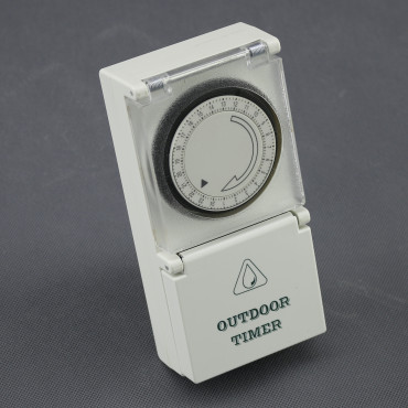 EH07 - spínací hodiny 230 V, 3500 W, mechanické, do zásuvky, IP44