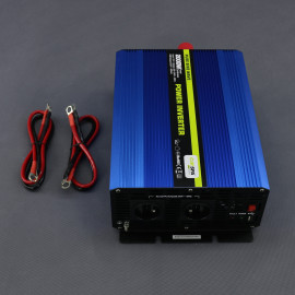 SI315 - měnič napětí 12 V na 230 V, 2000 W čistý sinus a USB