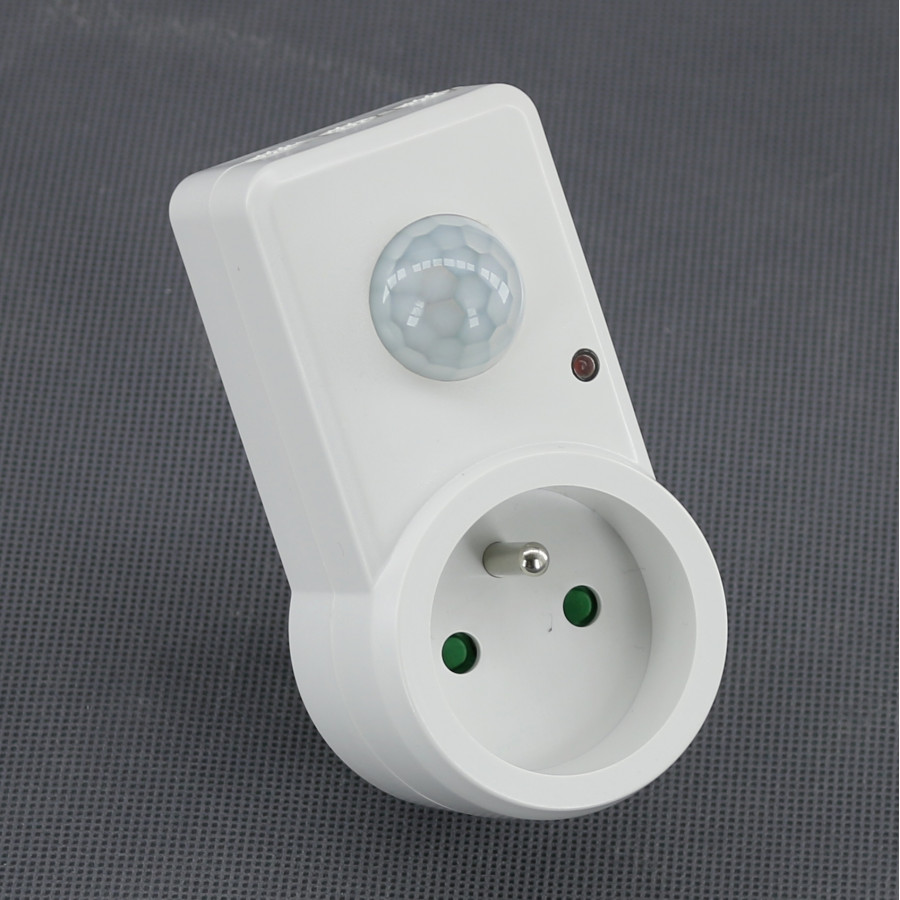 SS07 - čidlo pohybu PIR 230 V, 1200 W,  do zásuvky