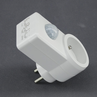 SS07 - čidlo pohybu PIR 230 V, 1200 W,  do zásuvky