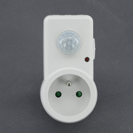 SS07 - čidlo pohybu PIR 230 V, 1200 W,  do zásuvky