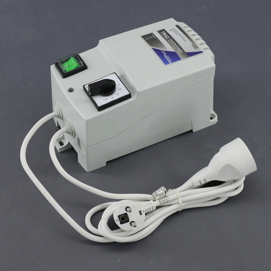 TR42 - regulátor napětí 230 V, 1500 W, transformátorový