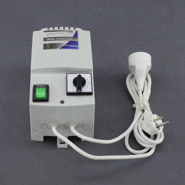 TR42 - regulátor napětí 230 V, 1500 W, transformátorový