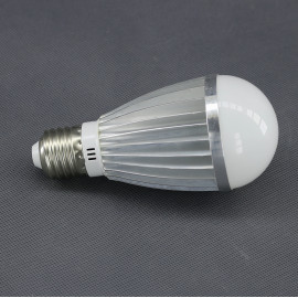 SI202 - LED žárovka E27, 12 V, 7 W