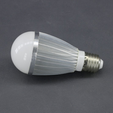 SI202 - LED žárovka E27, 12 V, 7 W