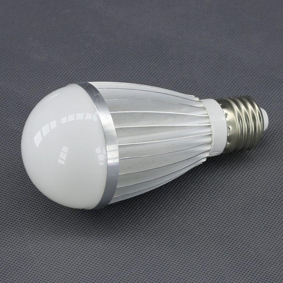 SI202 - LED žárovka E27, 12 V, 7 W