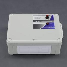 TR30 - regulátor napětí 230 V, 4500 W, triakový, na plochu