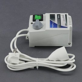 TR40 - regulátor napětí 230 V, 200 W, transformátorový